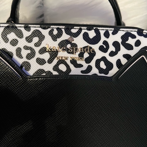 Kate Spade Cat crossbody Purse. Perfect condition, used once or twice. - Picture 10 of 14